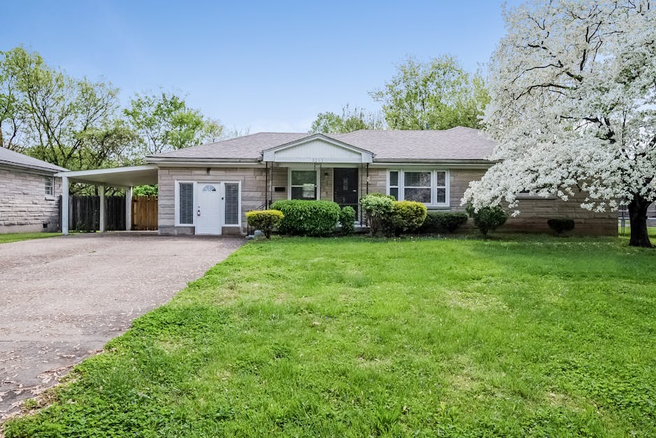 3213 Penhurst Dr, Louisville, KY 40216 Home for Rent 3 Beds, 2